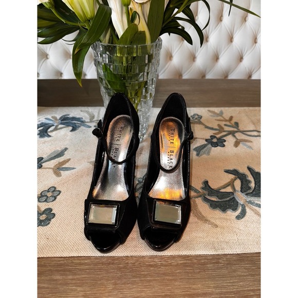 White House Black Market Black‎ Suede Heels Pumps Rhinestone Accents Size 7M - Picture 3 of 7